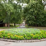 Blueground Vrsovice Near Renaissance-Style Park Prg-7