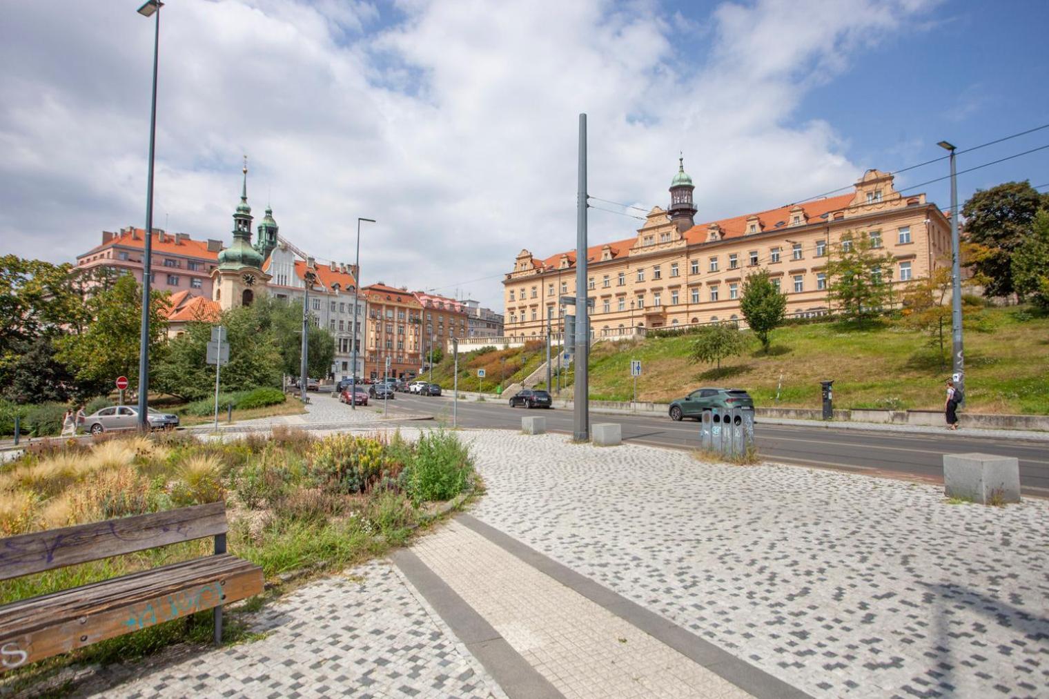 Blueground Vrsovice Near Renaissance-style Park Prg-7 *